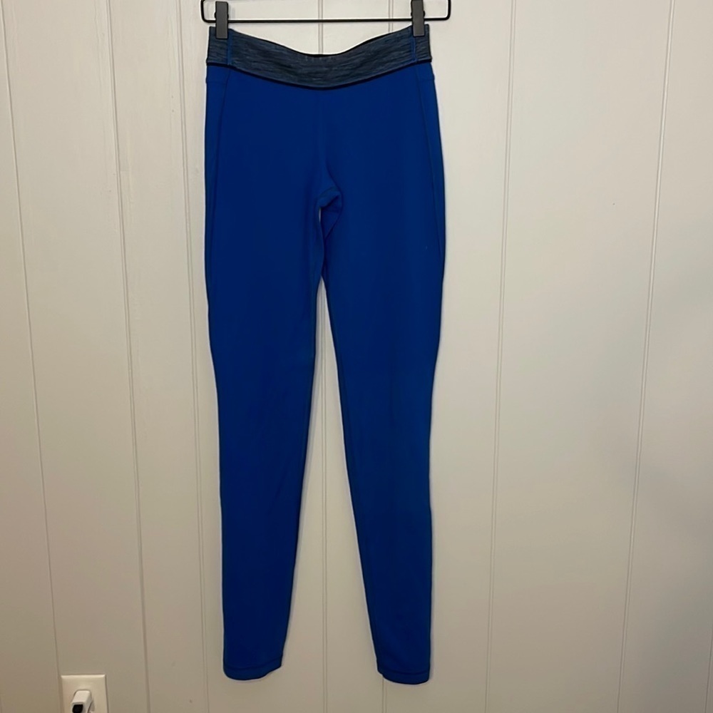 Lululemon Blue Athletic Leggings with Back Pockets